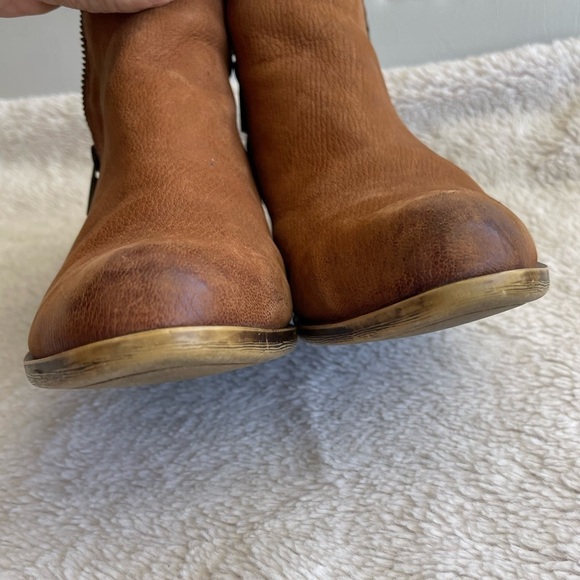 Lucky Brand Bartalino distressed leather zipper ankle booties - Picture 7 of 11